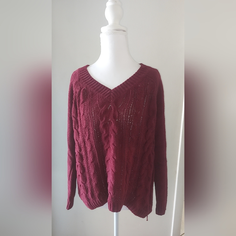 Women's Cable Knit Sweater - Burgundy